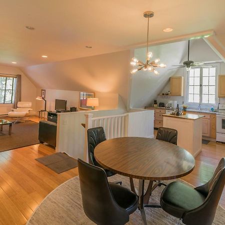 Апартаменты The Carriage House Loft Кингстон Экстерьер фото