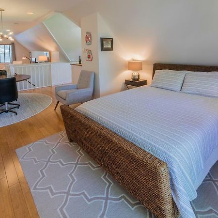 Апартаменты The Carriage House Loft Кингстон Экстерьер фото