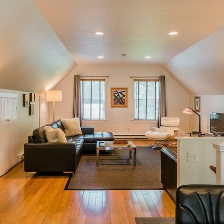 Апартаменты The Carriage House Loft Кингстон Экстерьер фото