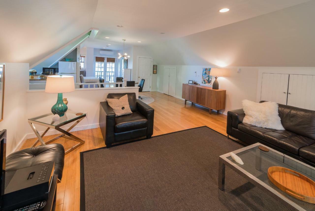 Апартаменты The Carriage House Loft Кингстон Экстерьер фото