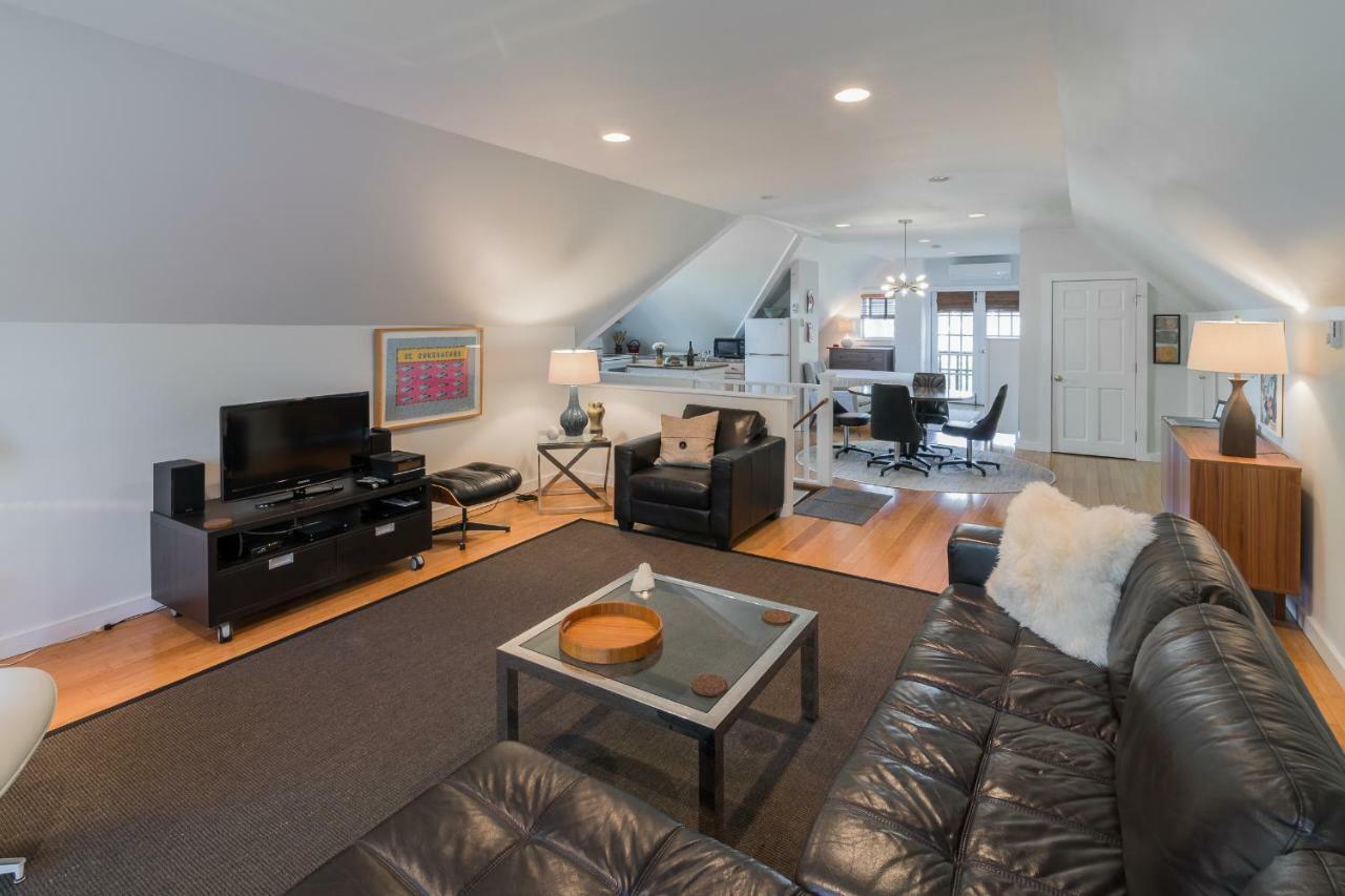 Апартаменты The Carriage House Loft Кингстон Экстерьер фото