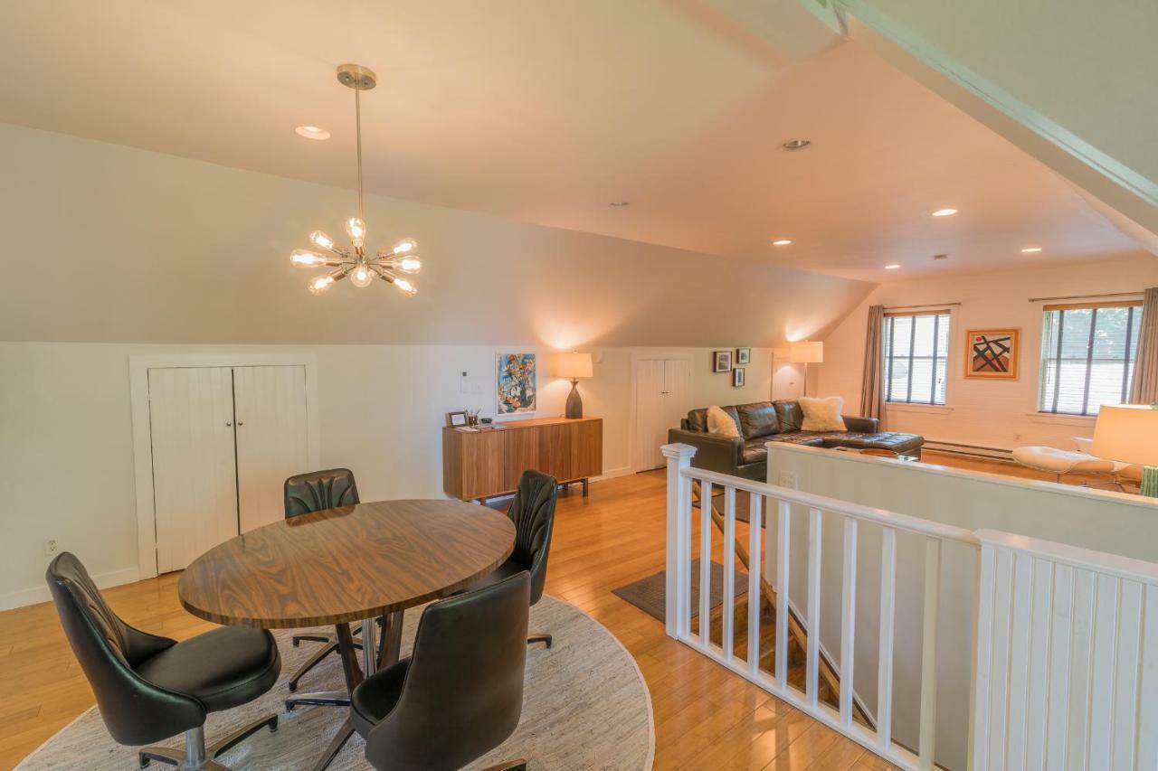 Апартаменты The Carriage House Loft Кингстон Экстерьер фото