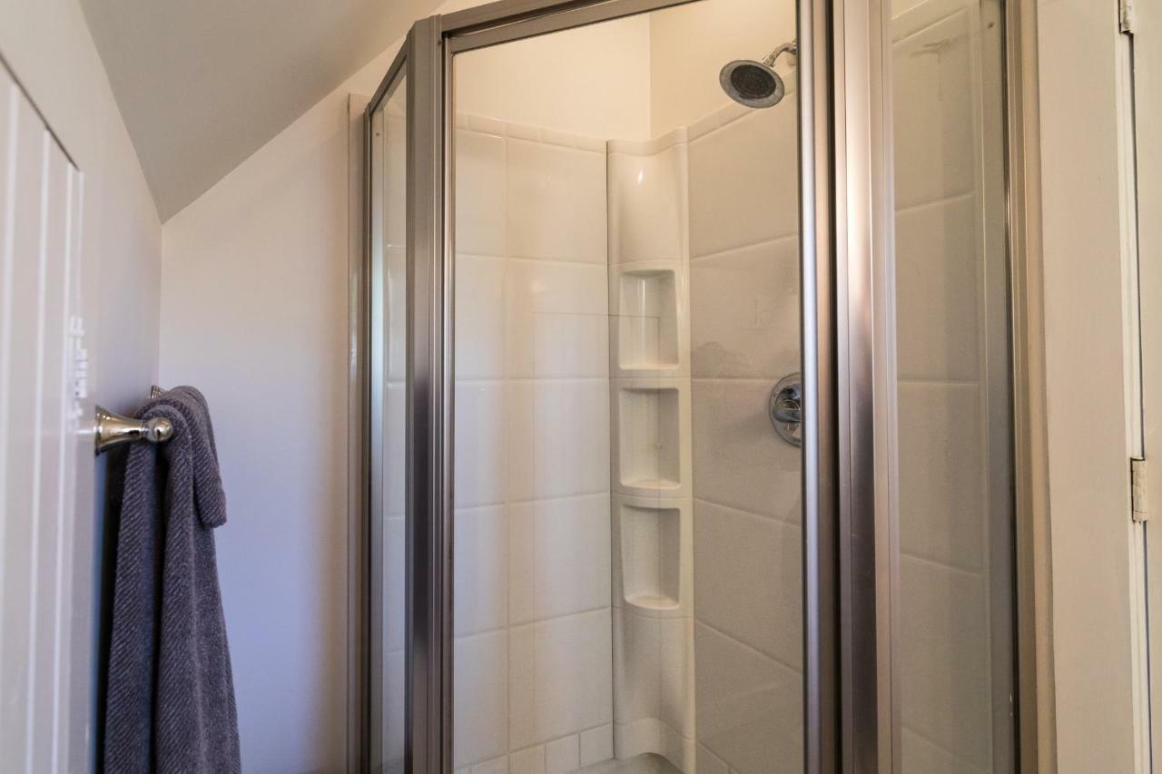 Апартаменты The Carriage House Loft Кингстон Экстерьер фото